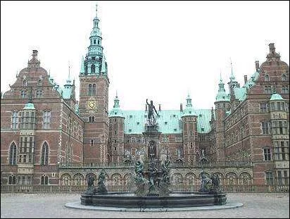 Socialism and Depressions on Danish Stamps